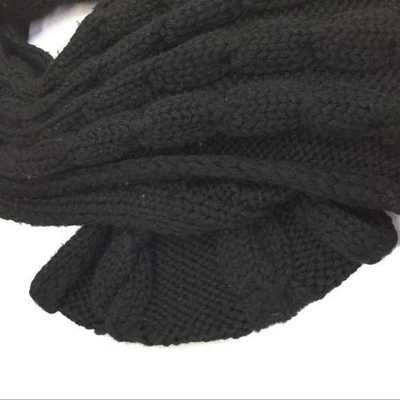 GUCCI Interlocking G Black Muffler /1J4772 - Picture 3 of 6